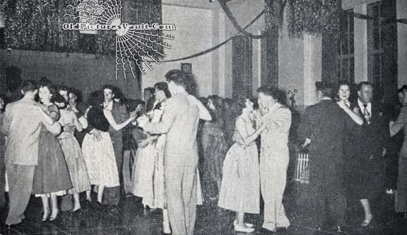 El Bronco - 1953. Coast Union High School - Christmas Dance Queen