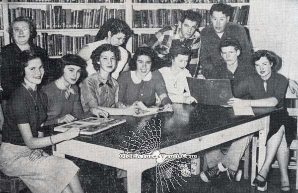 cambria-high-el-bronco-1963-yearbook-staff.jpg