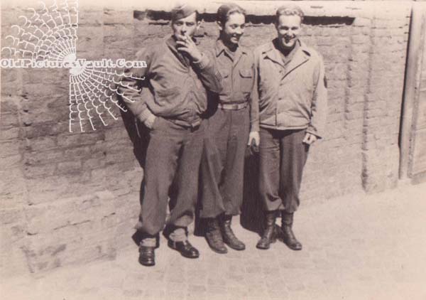 soldiers-circa-1945.jpg