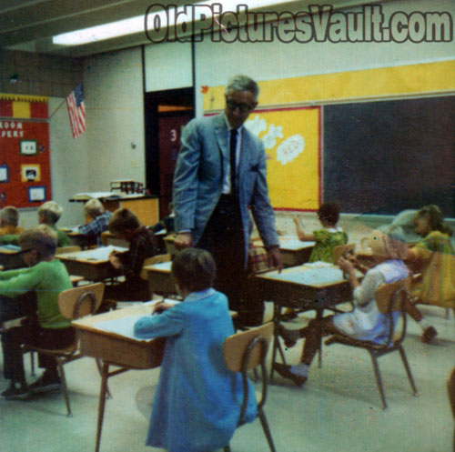 elementary-classroom-1971-polaroid.jpg