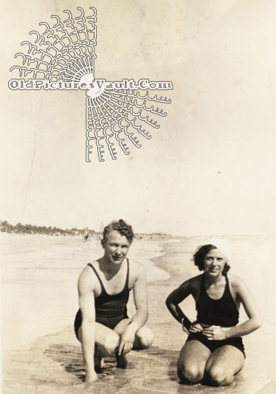 same-beauty-at-the-beach-1938.jpg