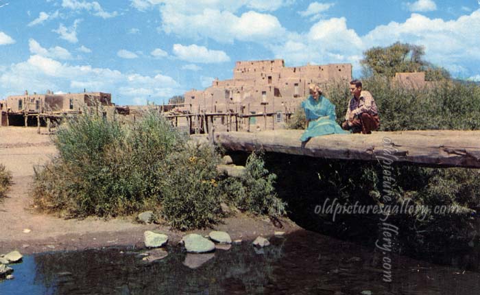 taos-pueblo-old-postcard.jpg
