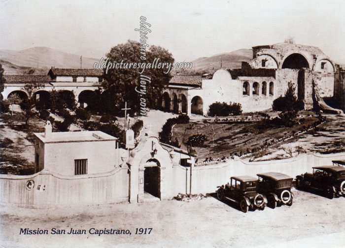 san-juan-capistrano-1917-postcard.jpg