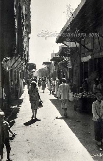 bazaar-scene-teheran-vintage-postcard.jpg