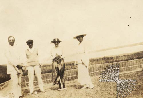 group-playing-croquet-vintage-photo.jpg