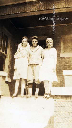 teenagers-on-porch-1931.jpg